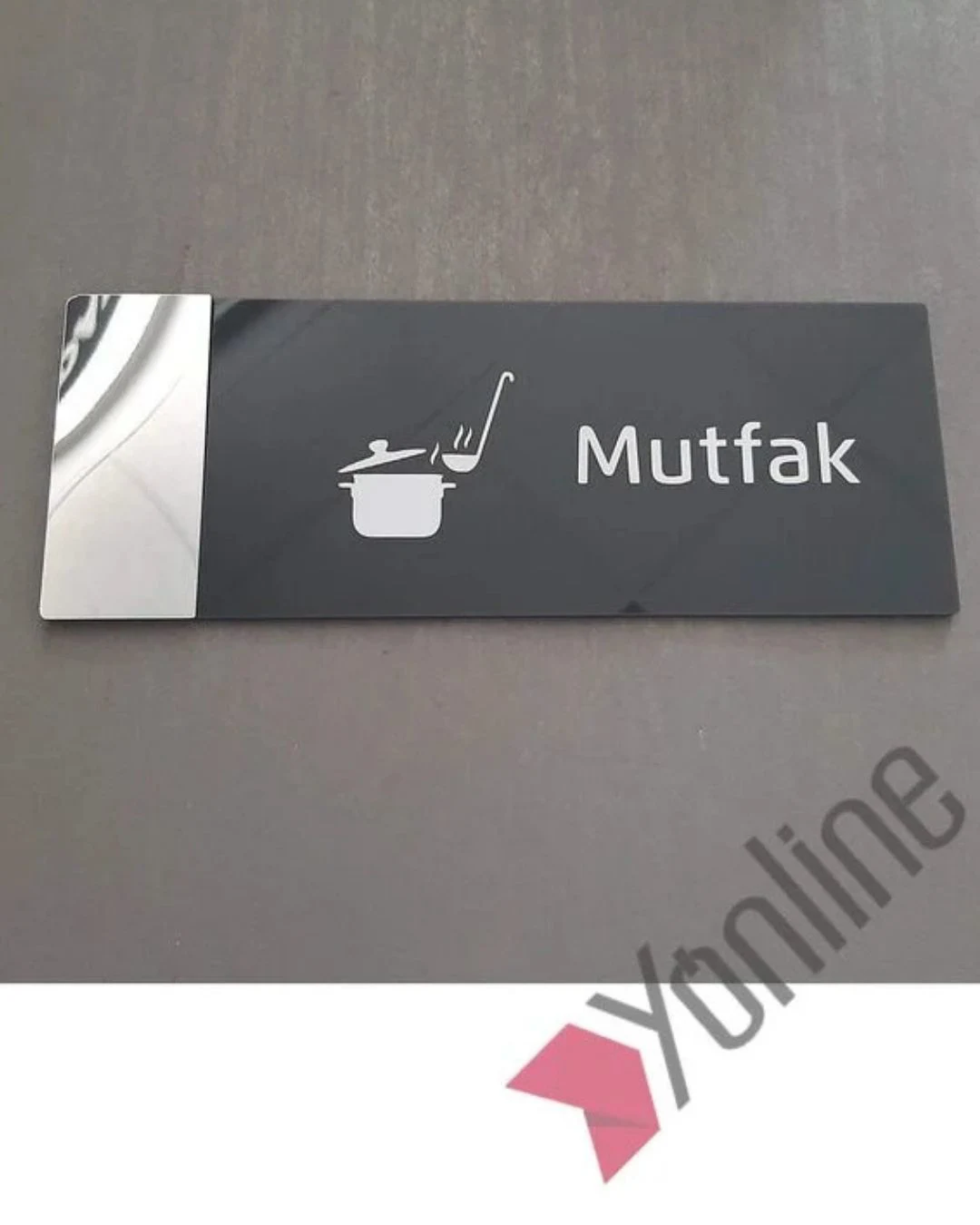 Gümüş Aynalı Mutfak Kapı İsimliği