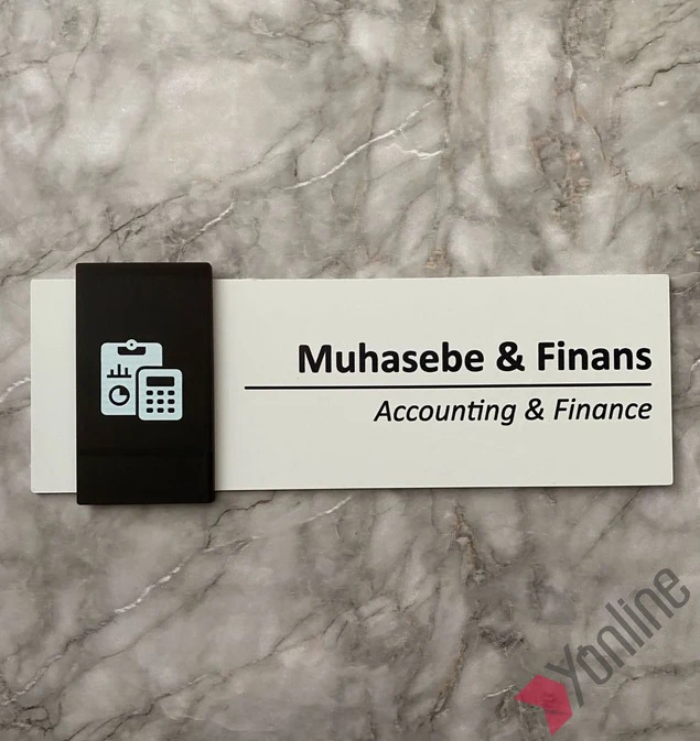 Siyah Detaylı Beyaz Muhasebe & Finans Kapı İsimliği