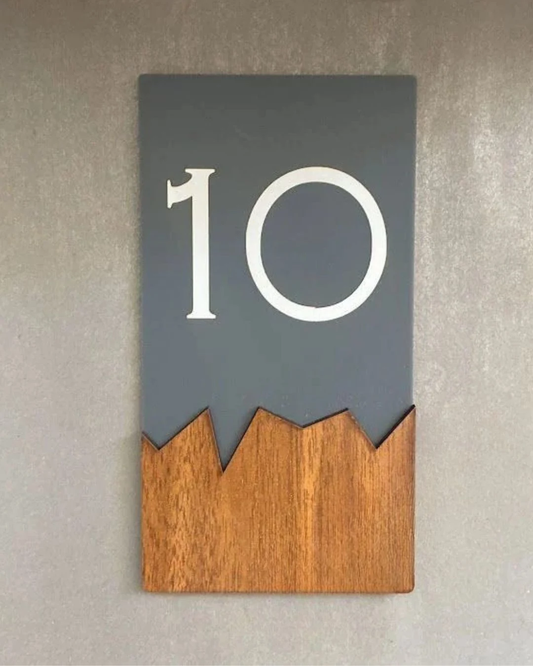 Wooden Serisi Dikey Kapı Numarası