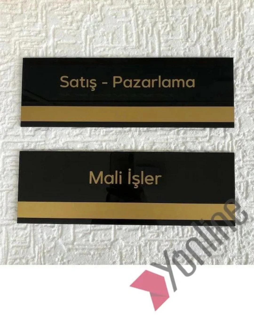 Altın Şerit Detaylı Kapı İsimliği